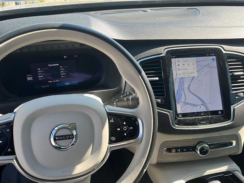 2024 Volvo XC90 B6 Plus Bright Theme 7-Seater