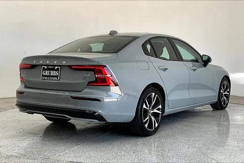 2025 Volvo S60 B5 Core