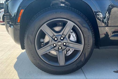 2024 Land Rover Defender P400 X-Dynamic SE