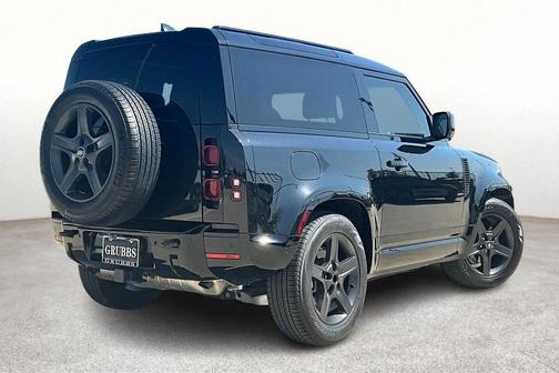 2024 Land Rover Defender P400 X-Dynamic SE