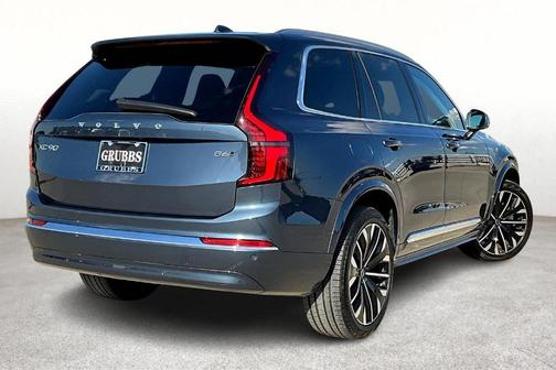 2025 Volvo XC90 B6 Plus 7-Seater