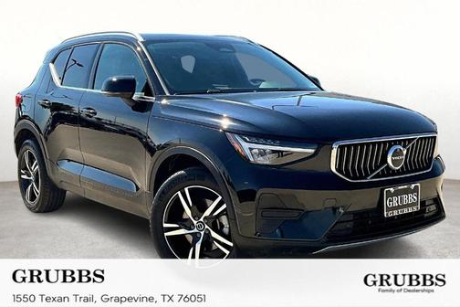 2025 Volvo XC40 B5 Core Bright Theme