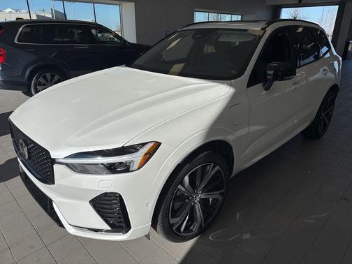 2025 Volvo XC60 Plug-In Hybrid T8 Ultra