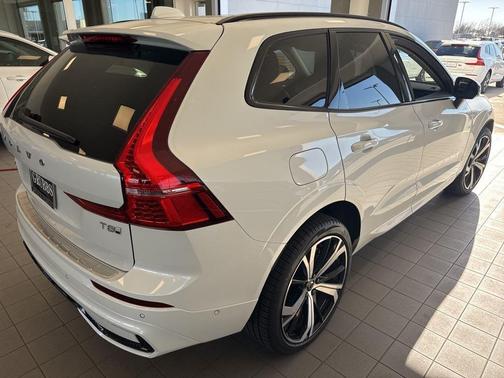2025 Volvo XC60 Plug-In Hybrid T8 Ultra