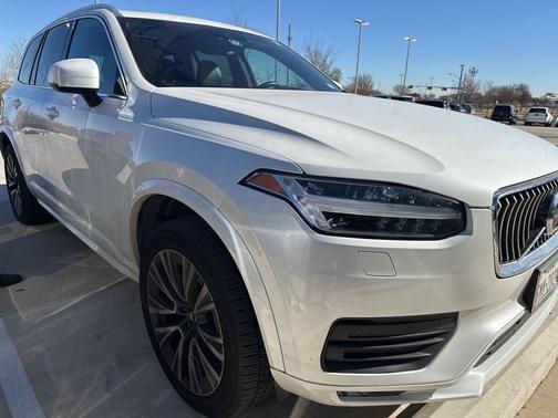 2020 Volvo XC90 T5 Momentum 7 Passenger