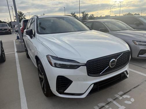2025 Volvo XC60 Plug-In Hybrid T8 Ultra