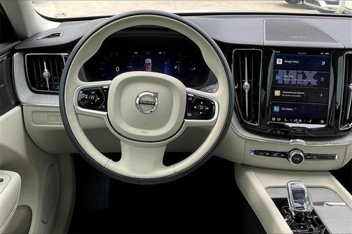 2025 Volvo XC60 Plug-In Hybrid T8 Ultra