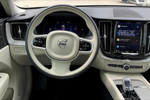 2025 Volvo XC60 Plug-In Hybrid T8 Ultra