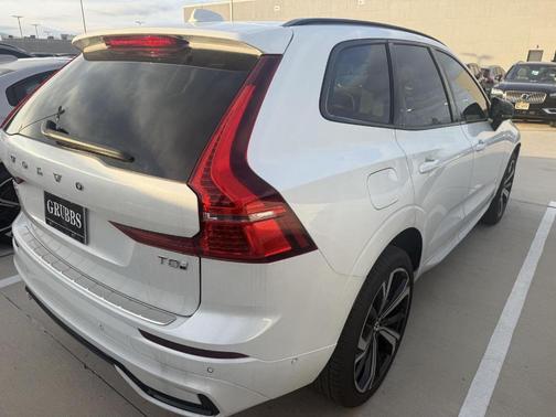 2025 Volvo XC60 Plug-In Hybrid T8 Ultra
