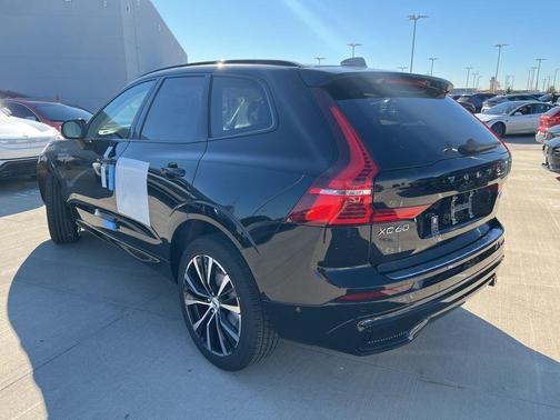 2025 Volvo XC60 B5 Plus
