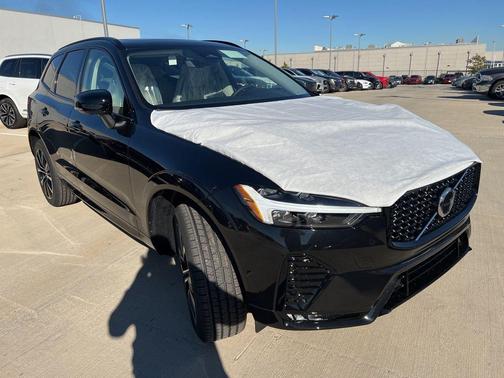 2025 Volvo XC60 B5 Plus