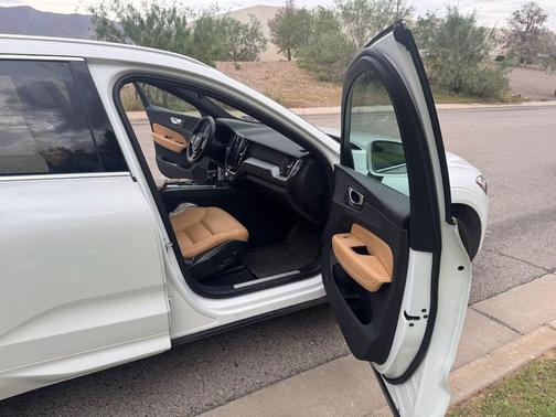 2020 Volvo XC60 T5 Momentum