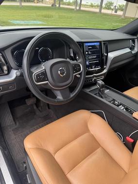 2020 Volvo XC60 T5 Momentum