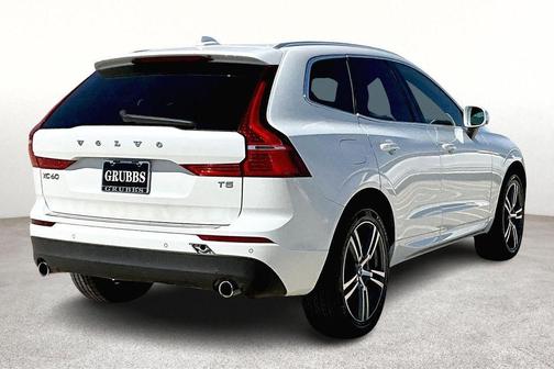 2020 Volvo XC60 T5 Momentum