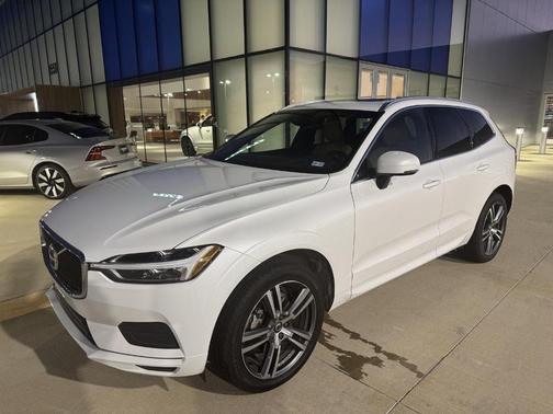 2020 Volvo XC60 T5 Momentum