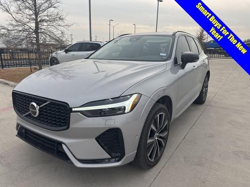2024 Volvo XC60 B5 Plus Dark Theme