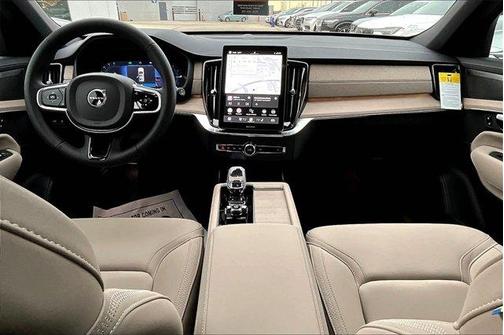 2025 Volvo XC90 Plug-In Hybrid T8 Plus 7-Seater