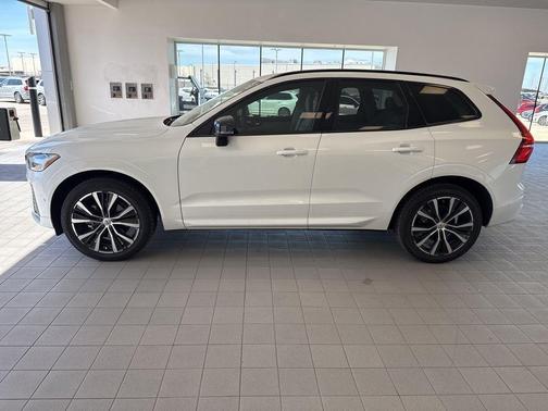 2025 Volvo XC60 B5 Plus