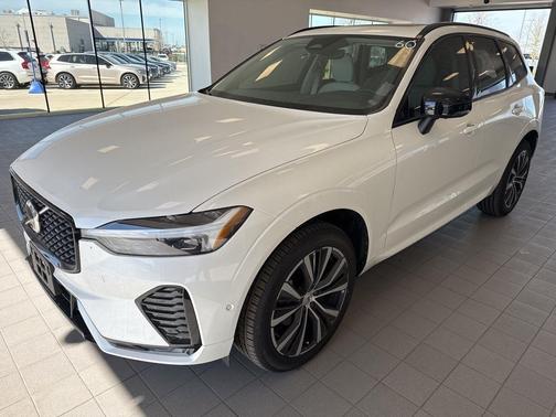 2025 Volvo XC60 B5 Plus