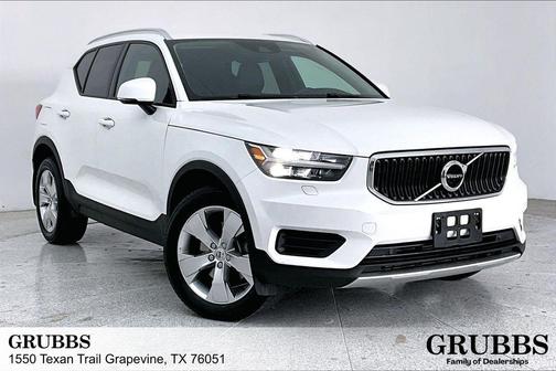 2022 Volvo XC40 T4 Momentum