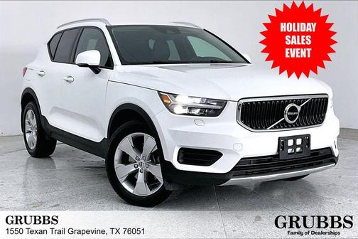 2022 Volvo XC40 T4 Momentum