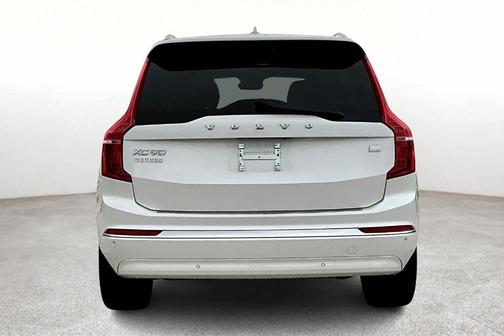 2024 Volvo XC90 Recharge Plug-In Hybrid T8 Ultimate Bright Theme 7-Seater