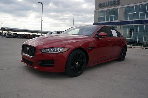 Photo 2 of 37 of 2018 Jaguar XE 20d R-Sport