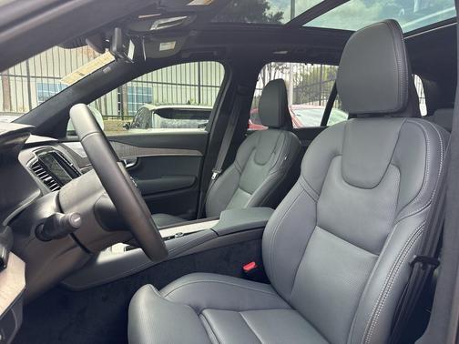 2025 Volvo XC90 B6 Ultra