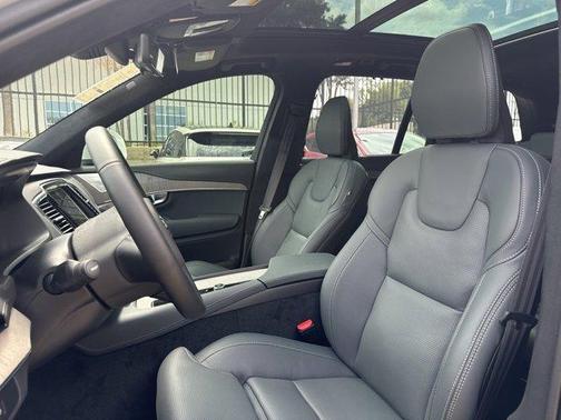 2025 Volvo XC90 B6 Ultra