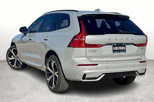 2025 Volvo XC60 B5 Ultra