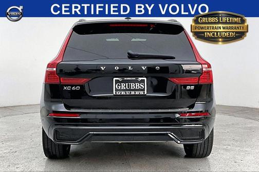 Onyx Black Metallic 2023 Volvo XC60 B5 Ultimate Dark Theme
