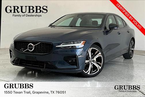 2024 Volvo S60 B5 Plus Dark Theme