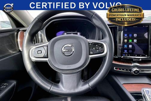Crystal White 2023 Volvo XC60 B5 Ultimate Bright Theme