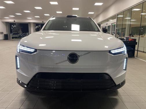 2025 Volvo EX90 Twin Motor Plus