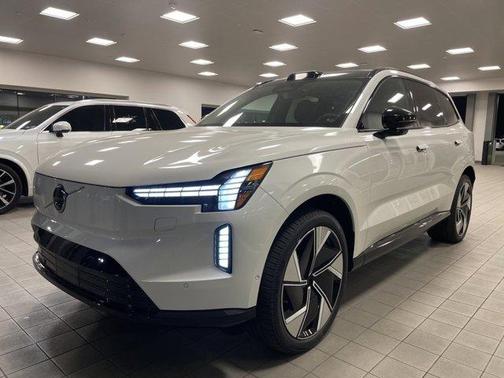 2025 Volvo EX90 Twin Motor Plus