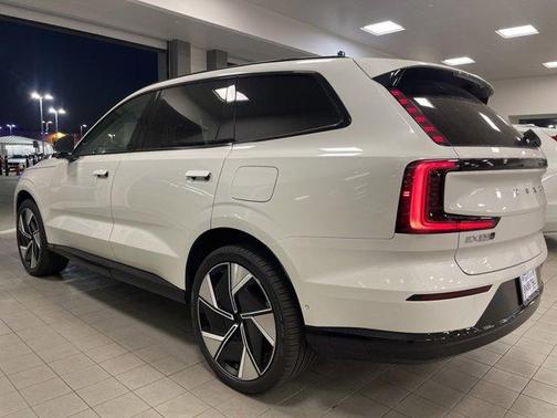 2025 Volvo EX90 Twin Motor Plus