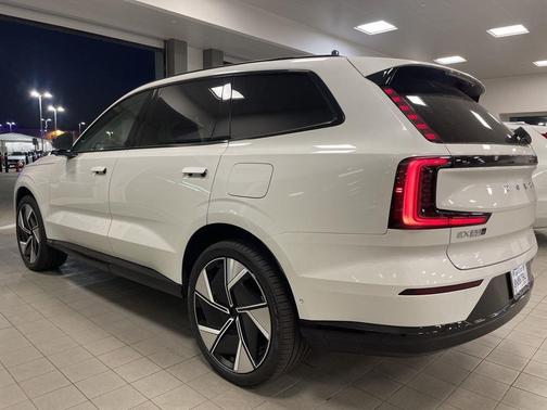 2025 Volvo EX90 Twin Motor Plus