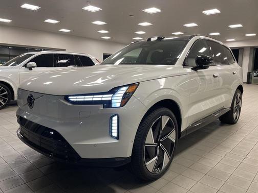2025 Volvo EX90 Twin Motor Plus