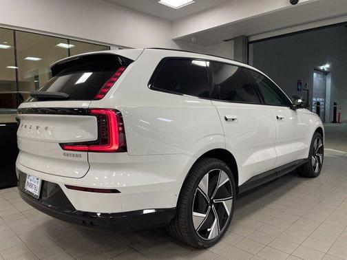 2025 Volvo EX90 Twin Motor Plus