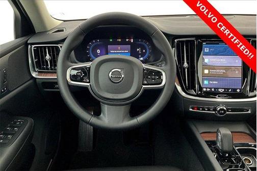 2025 Volvo S60 B5 Plus