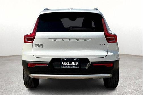 2025 Volvo XC40 B5 Plus Bright Theme