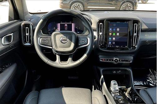 2025 Volvo XC40 B5 Plus Bright Theme