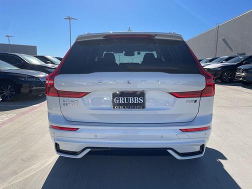 2025 Volvo XC60 B5 Ultra