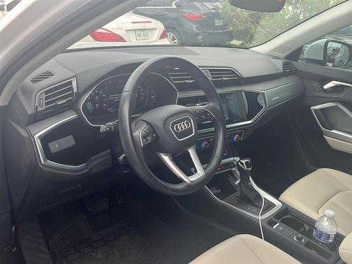 2022 Audi Q3 45 S line Premium