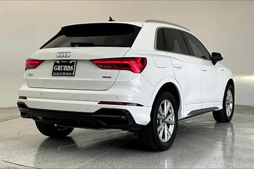 2022 Audi Q3 45 S line Premium