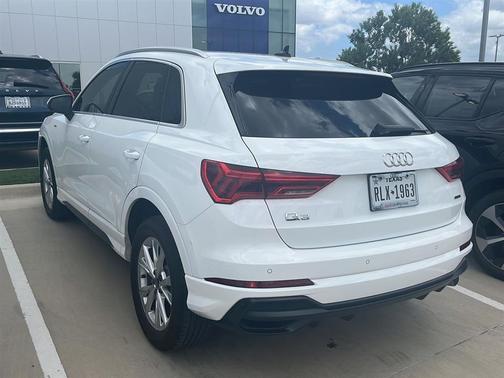 2022 Audi Q3 45 S line Premium