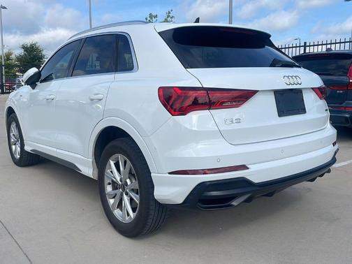 2022 Audi Q3 45 S line Premium