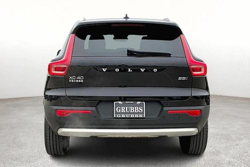 2025 Volvo XC40 B5 Plus Bright Theme