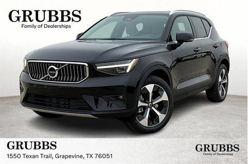 2025 Volvo XC40 B5 Plus Bright Theme