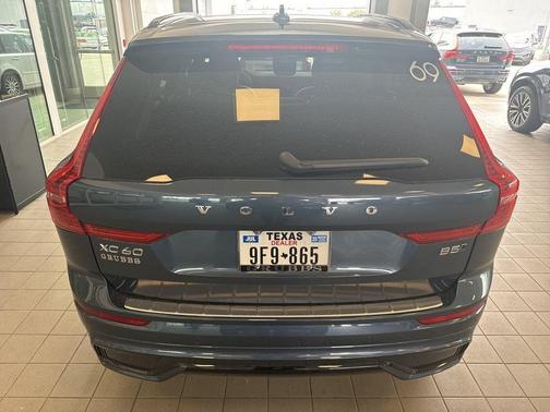 2025 Volvo XC60 B5 Plus